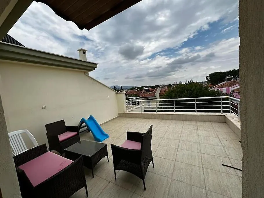 Denize Yakin Muestakil Tripleks Villa Dikili
