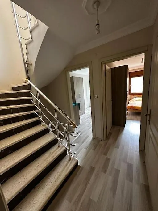 Denize Yakin Muestakil Tripleks Villa Dikili