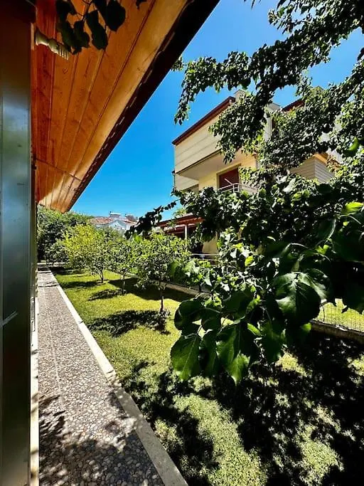 Denize Yakin Muestakil Tripleks Villa Dikili