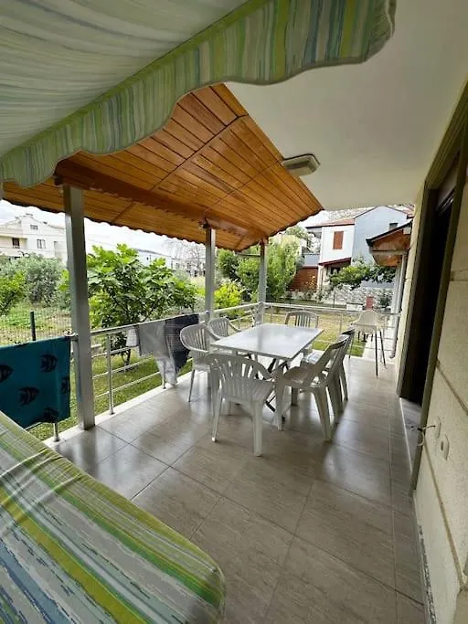 Denize Yakin Muestakil Tripleks Villa Dikili Turkey